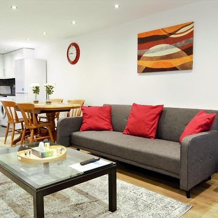 Stylish 2 Bedroom Apartment In The Heart Of Greenwich 런던 외부 사진