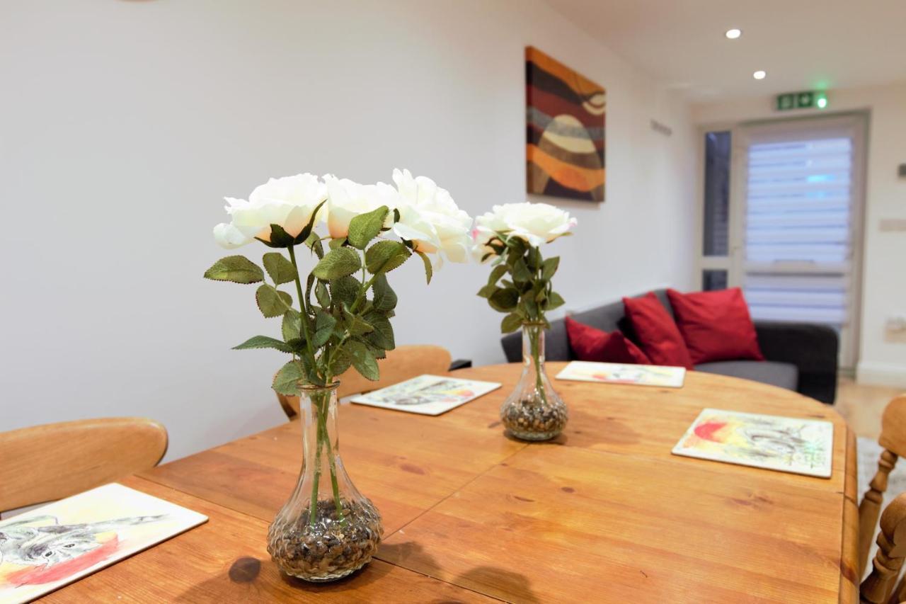 Stylish 2 Bedroom Apartment In The Heart Of Greenwich 런던 외부 사진