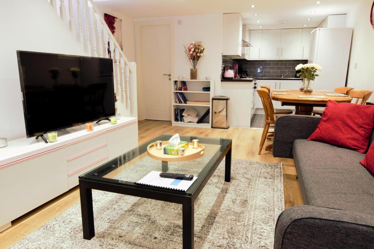 Stylish 2 Bedroom Apartment In The Heart Of Greenwich 런던 외부 사진