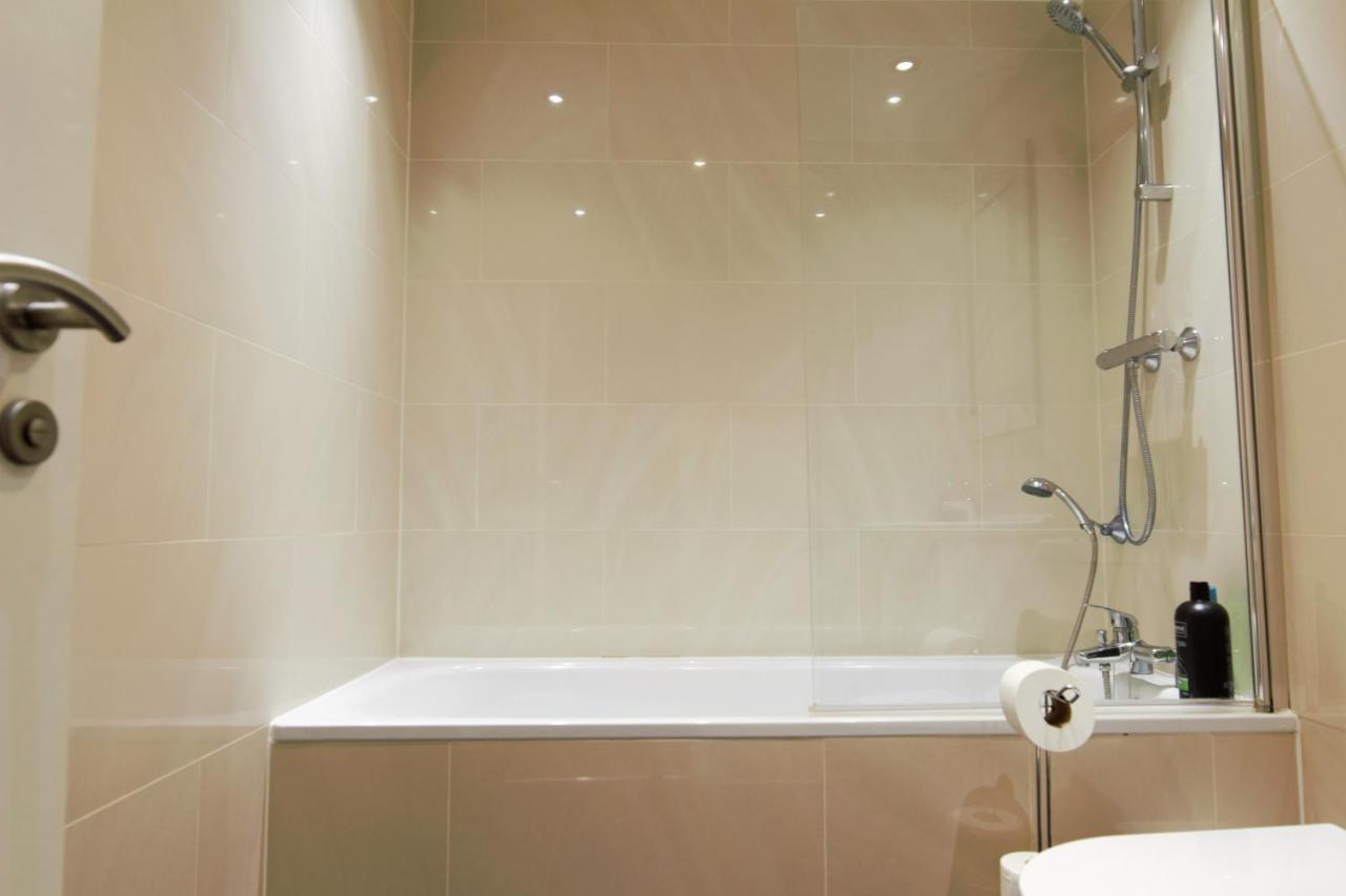 Stylish 2 Bedroom Apartment In The Heart Of Greenwich 런던 외부 사진